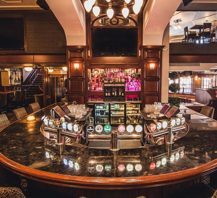 Sticky Wicket Pub & Restaurant - Taps